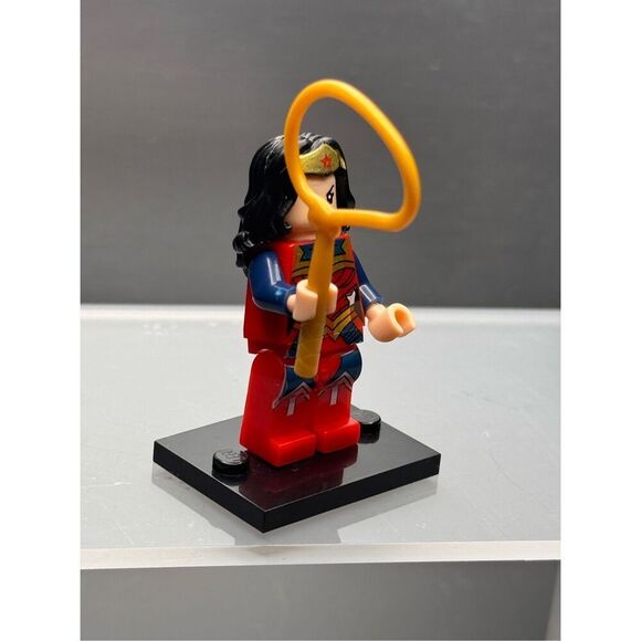 Lego Super Heroes Wonder Woman Exclusive Minifigure + Lasso 76026/sh392 - Picture 2 of 7